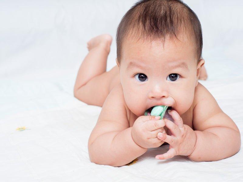 Baby needs dummy at night - Babysense