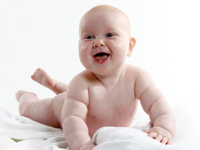 Your baby’s development – tummy time & back lying - Babysense